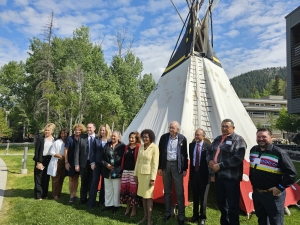 Former Canadian Governor General with Indigenous leaders